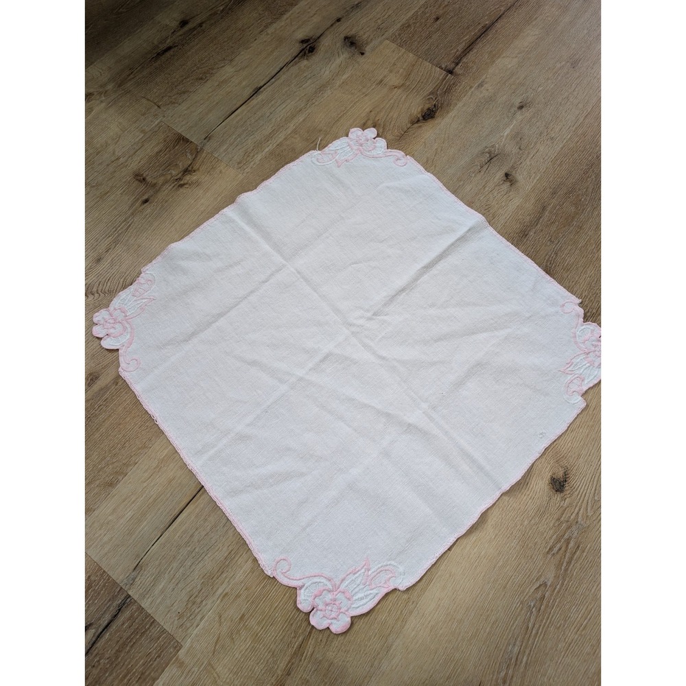 Vintage Table Topper Embroidered 21in ‎ - Square - White Pink
